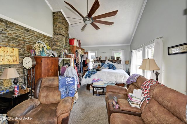 5217 Maple Spring Dr, Louisville, KY 40229