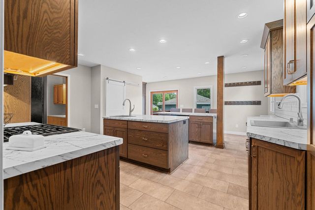 2005 State STREET, La Crosse, WI 54601