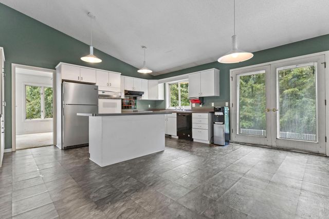 4526 137th Street W, Apple Valley, MN 55124