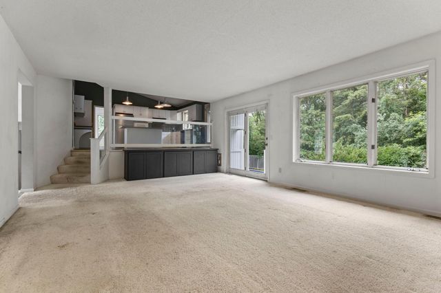 4526 137th Street W, Apple Valley, MN 55124