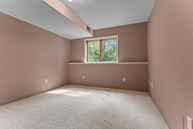 4526 137th Street W, Apple Valley, MN 55124