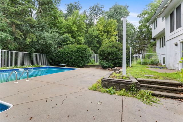 4526 137th Street W, Apple Valley, MN 55124