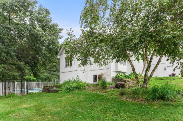4526 137th Street W, Apple Valley, MN 55124