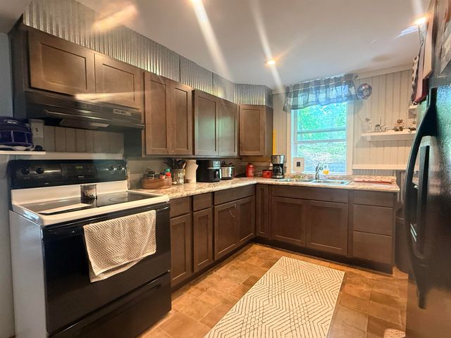 133 MAXINE NELSON RD, Parsons, TN 38363