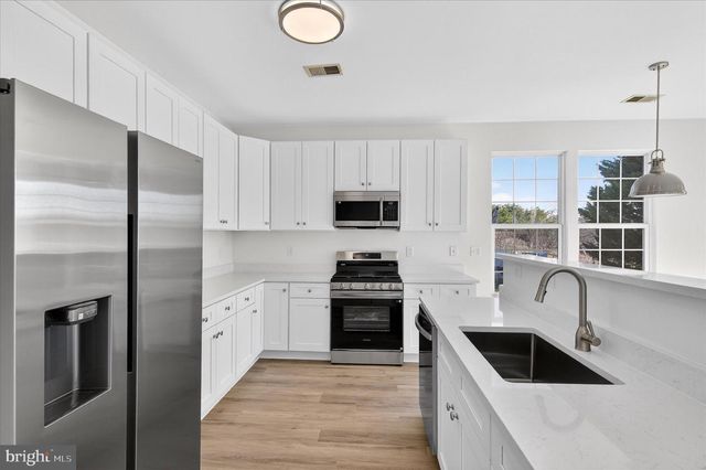 16127 DANCING LEAF PL, Dumfries, VA 22025