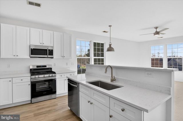 16127 DANCING LEAF PL, Dumfries, VA 22025