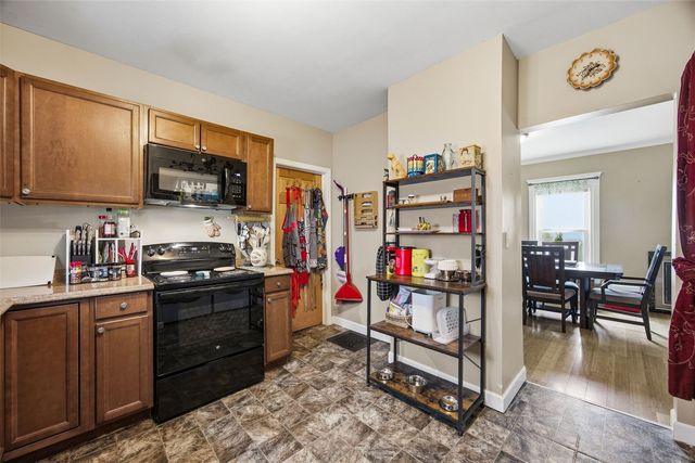 1418 4th Avenue SE, Cedar Rapids, IA 52403