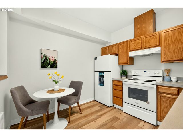 2315 N LOMBARD St, Portland, OR 97217