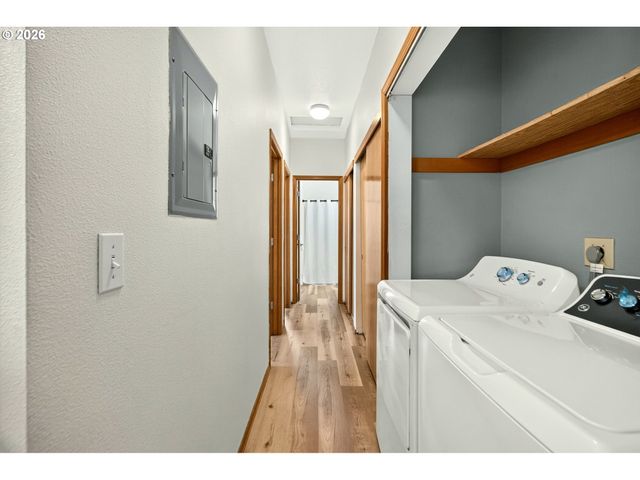 2315 N LOMBARD St, Portland, OR 97217