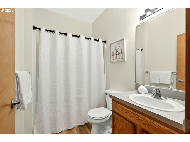 2315 N LOMBARD St, Portland, OR 97217