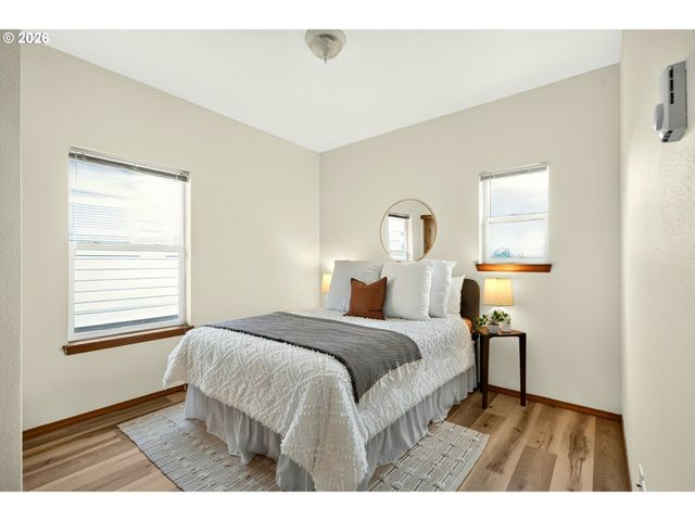 2315 N LOMBARD St, Portland, OR 97217