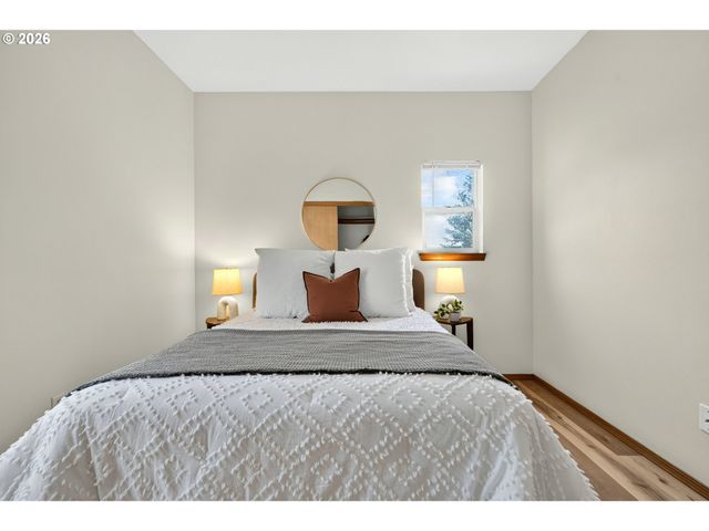 2315 N LOMBARD St, Portland, OR 97217