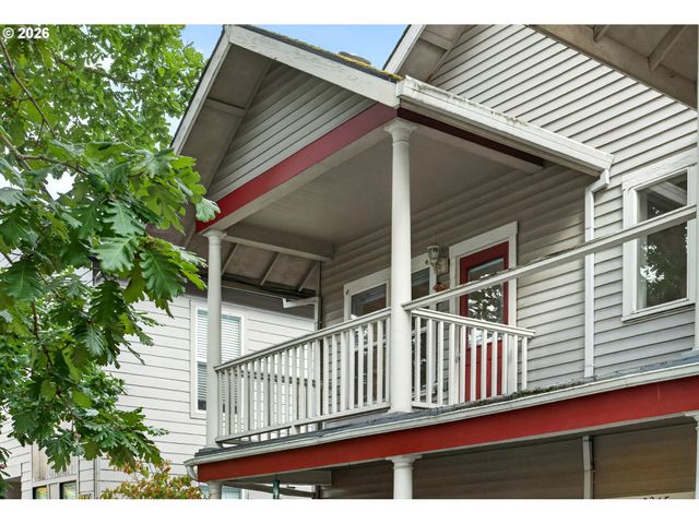 2315 N LOMBARD St, Portland, OR 97217