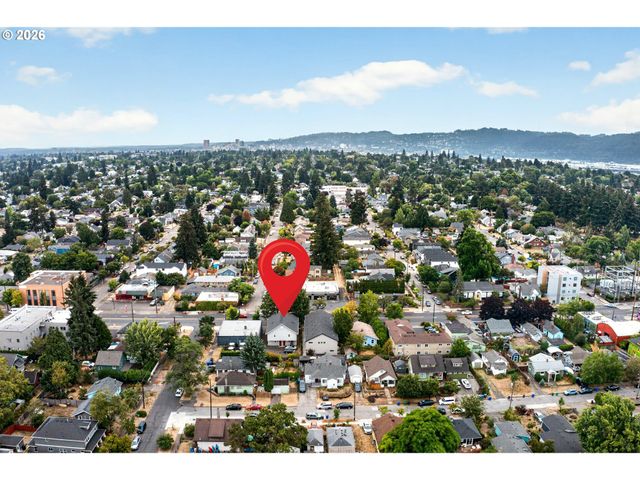 2315 N LOMBARD St, Portland, OR 97217
