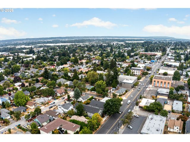 2315 N LOMBARD St, Portland, OR 97217