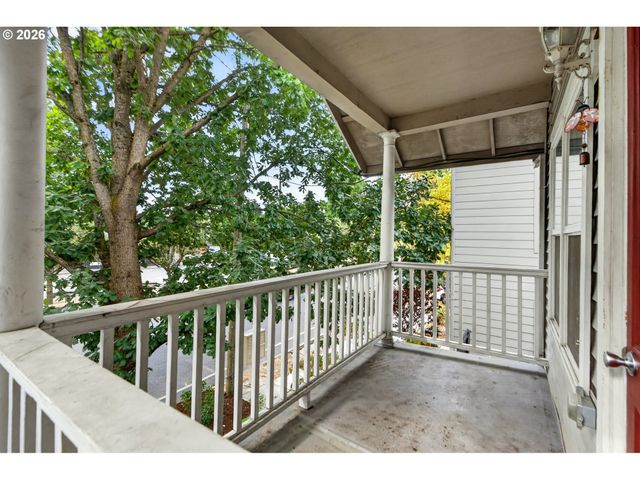 2315 N LOMBARD St, Portland, OR 97217