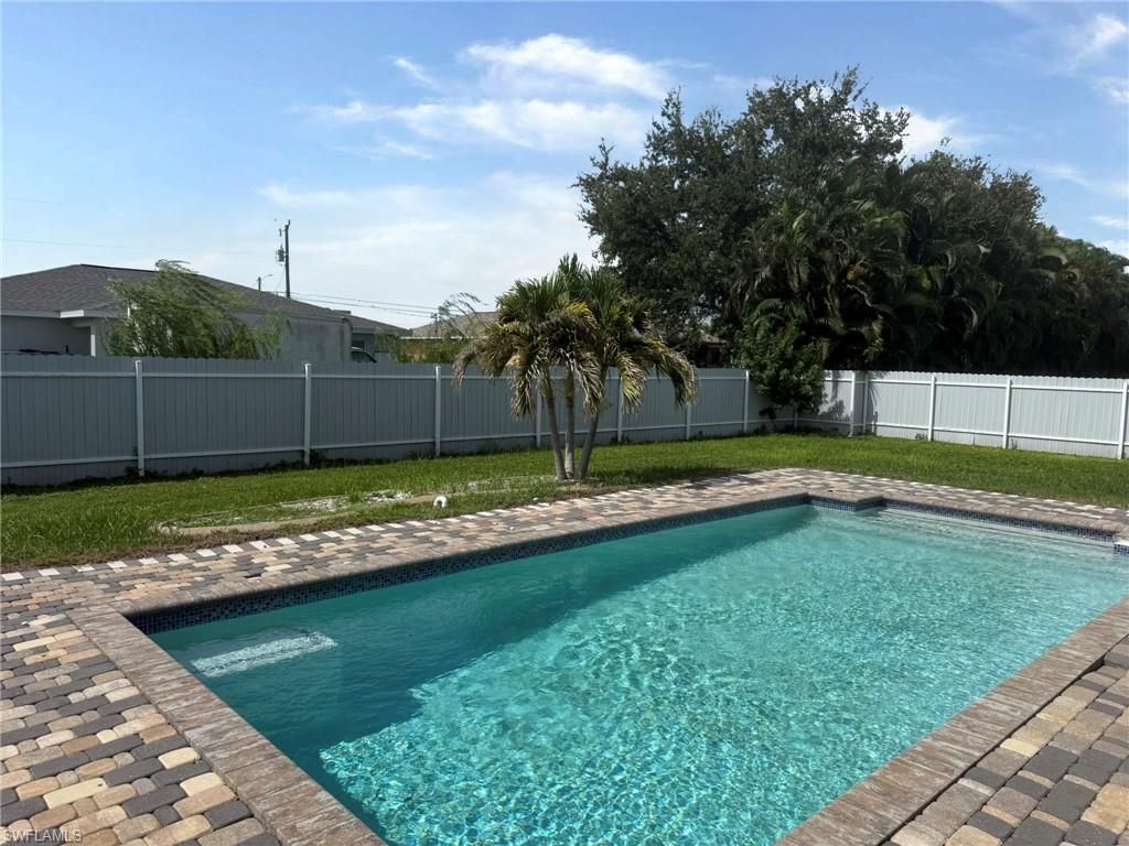 433 NW 1st ST, CAPE CORAL, FL 33993 — photo 2