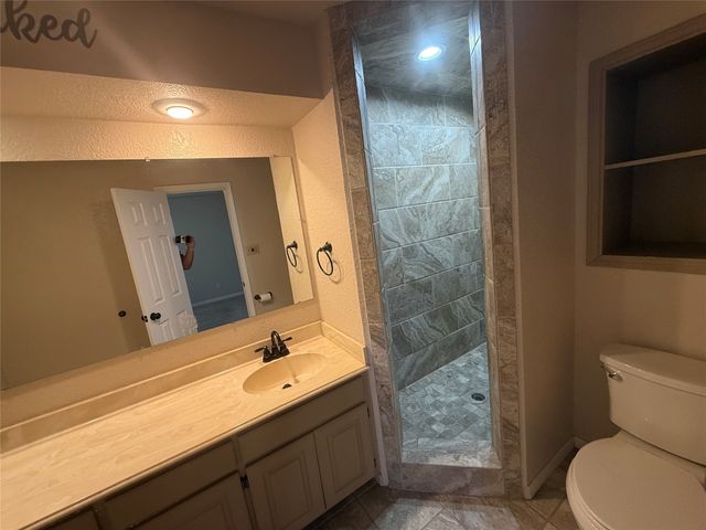 2817 NE 11th Street, Mineral Wells, TX 76067