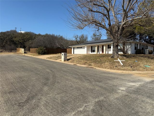 2817 NE 11th Street, Mineral Wells, TX 76067