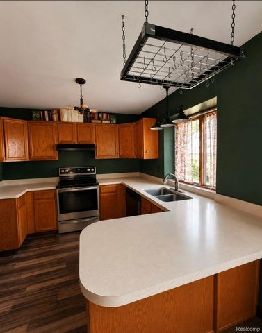705 Estes Court, Waterford Charter Township, MI 48327