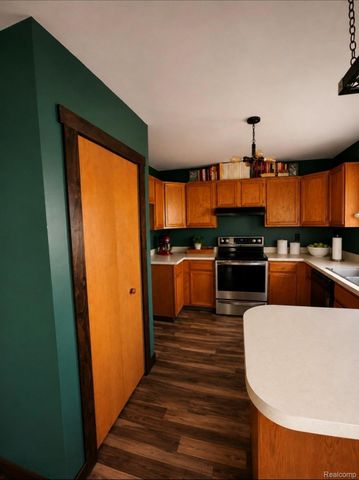 705 Estes Court, Waterford Charter Township, MI 48327