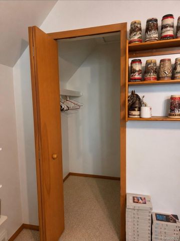 705 Estes Court, Waterford Charter Township, MI 48327