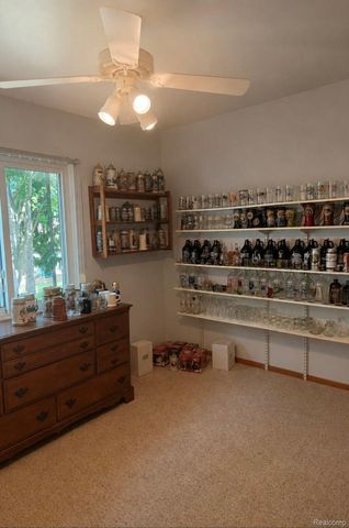 705 Estes Court, Waterford Charter Township, MI 48327