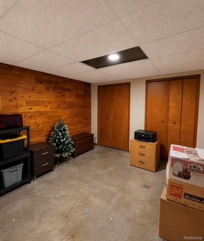 705 Estes Court, Waterford Charter Township, MI 48327