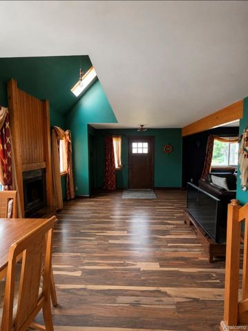 705 Estes Court, Waterford Charter Township, MI 48327