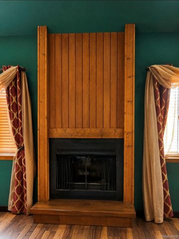 705 Estes Court, Waterford Charter Township, MI 48327
