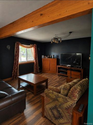 705 Estes Court, Waterford Charter Township, MI 48327