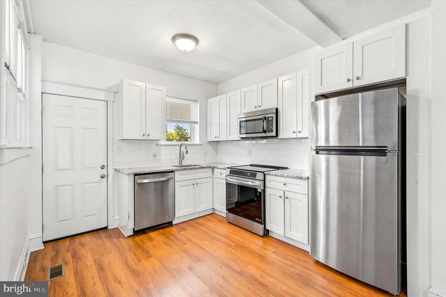5851 FERNWOOD ST, Philadelphia, PA 19143