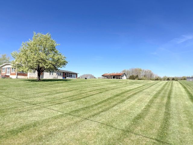 8235 KY-761, Nancy, KY 42544