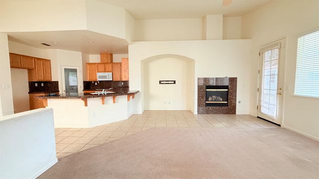 2518 clayridge Ct, Riverbank, CA 95367