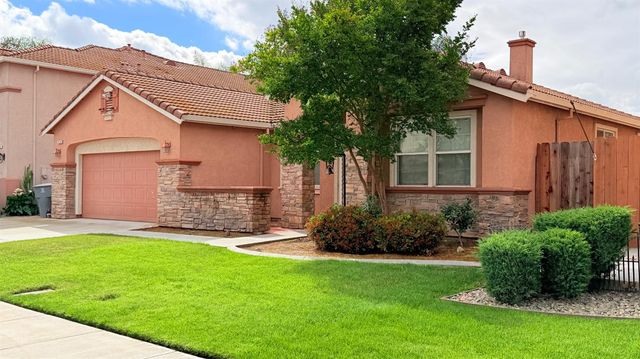 2518 clayridge Ct, Riverbank, CA 95367