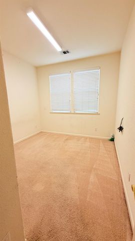 2518 clayridge Ct, Riverbank, CA 95367