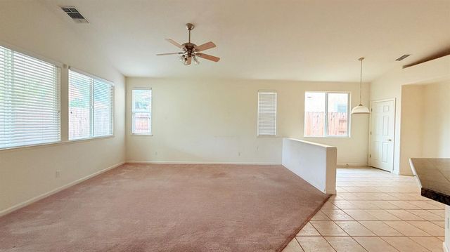 2518 clayridge Ct, Riverbank, CA 95367