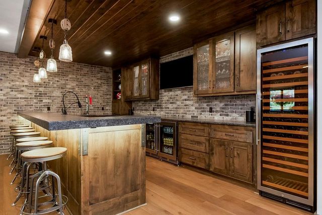 4600 W 146th Street, Overland Park, KS 66224