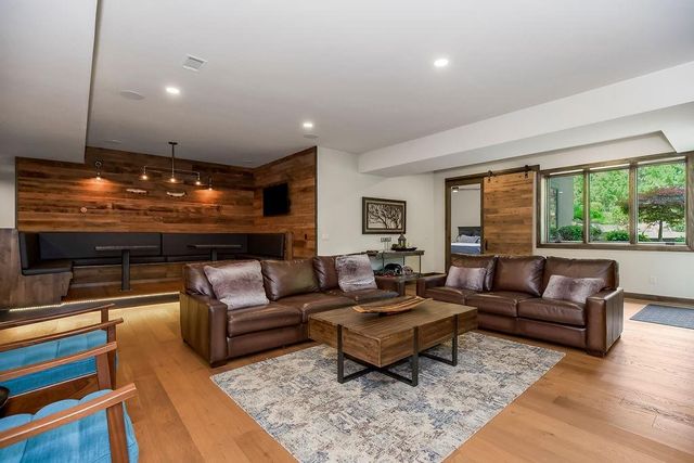 4600 W 146th Street, Overland Park, KS 66224