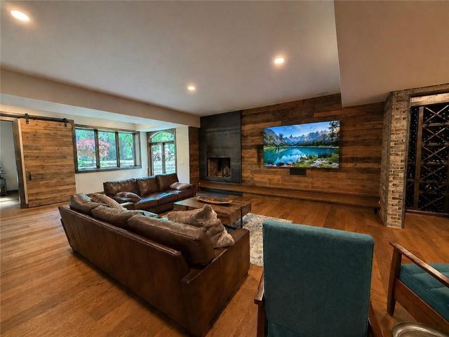 4600 W 146th Street, Overland Park, KS 66224