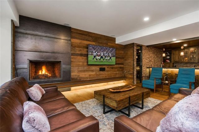 4600 W 146th Street, Overland Park, KS 66224