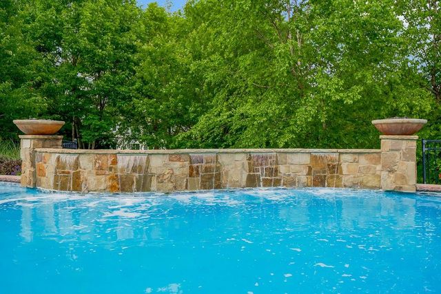 4600 W 146th Street, Overland Park, KS 66224