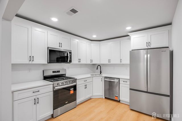 304 College Drive, Edison, NJ 08817