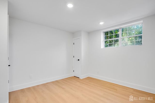 304 College Drive, Edison, NJ 08817
