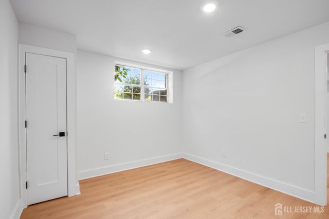 304 College Drive, Edison, NJ 08817