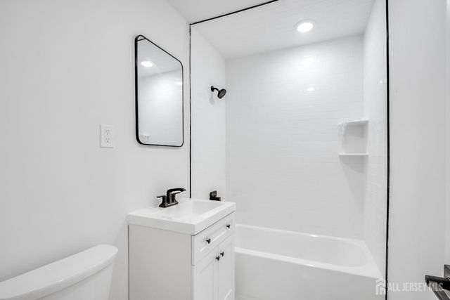 304 College Drive, Edison, NJ 08817