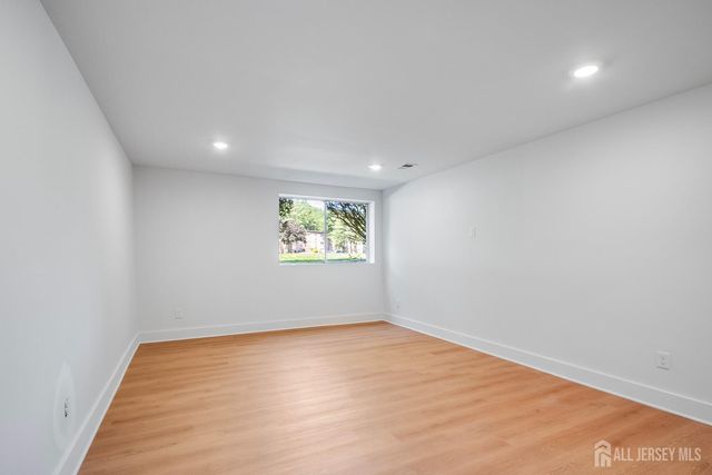 304 College Drive, Edison, NJ 08817