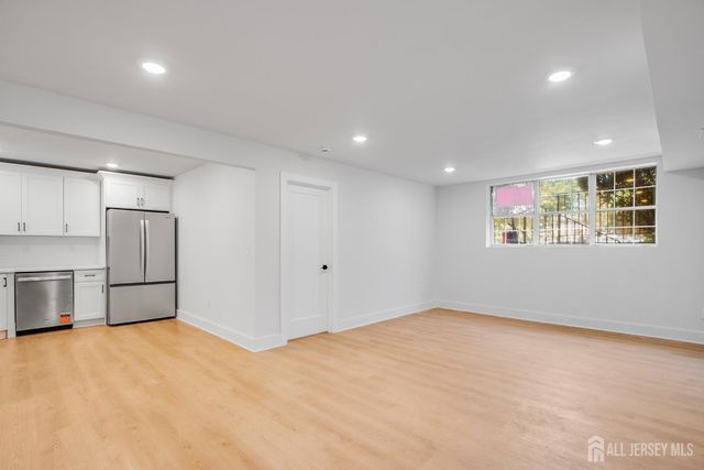 304 College Drive, Edison, NJ 08817