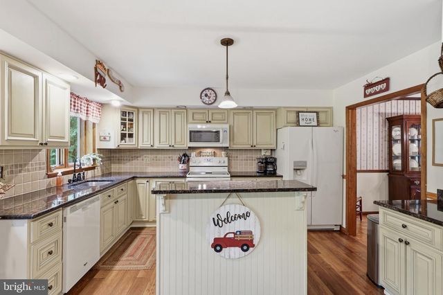 1424 S OAK RD, Feasterville Trevose, PA 19053