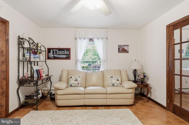 1424 S OAK RD, Feasterville Trevose, PA 19053